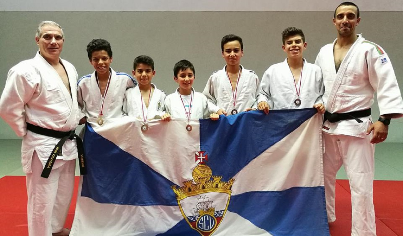 Atletas do Vianense conquistam duas medalhas de ouro e três de bronze em campeonato de juvenis de judo