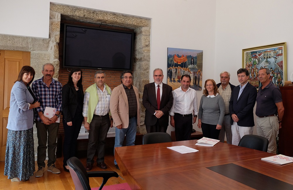Câmara dá apoios de 100 mil euros a seis associações culturais de Viana