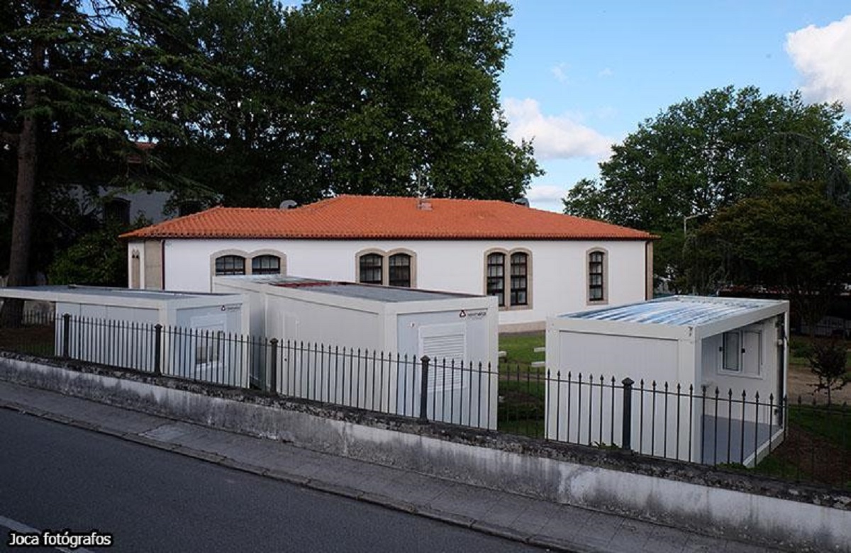 Obras mudam centro de saúde de Viana para pré-fabricados instalados junto antigo SLAT