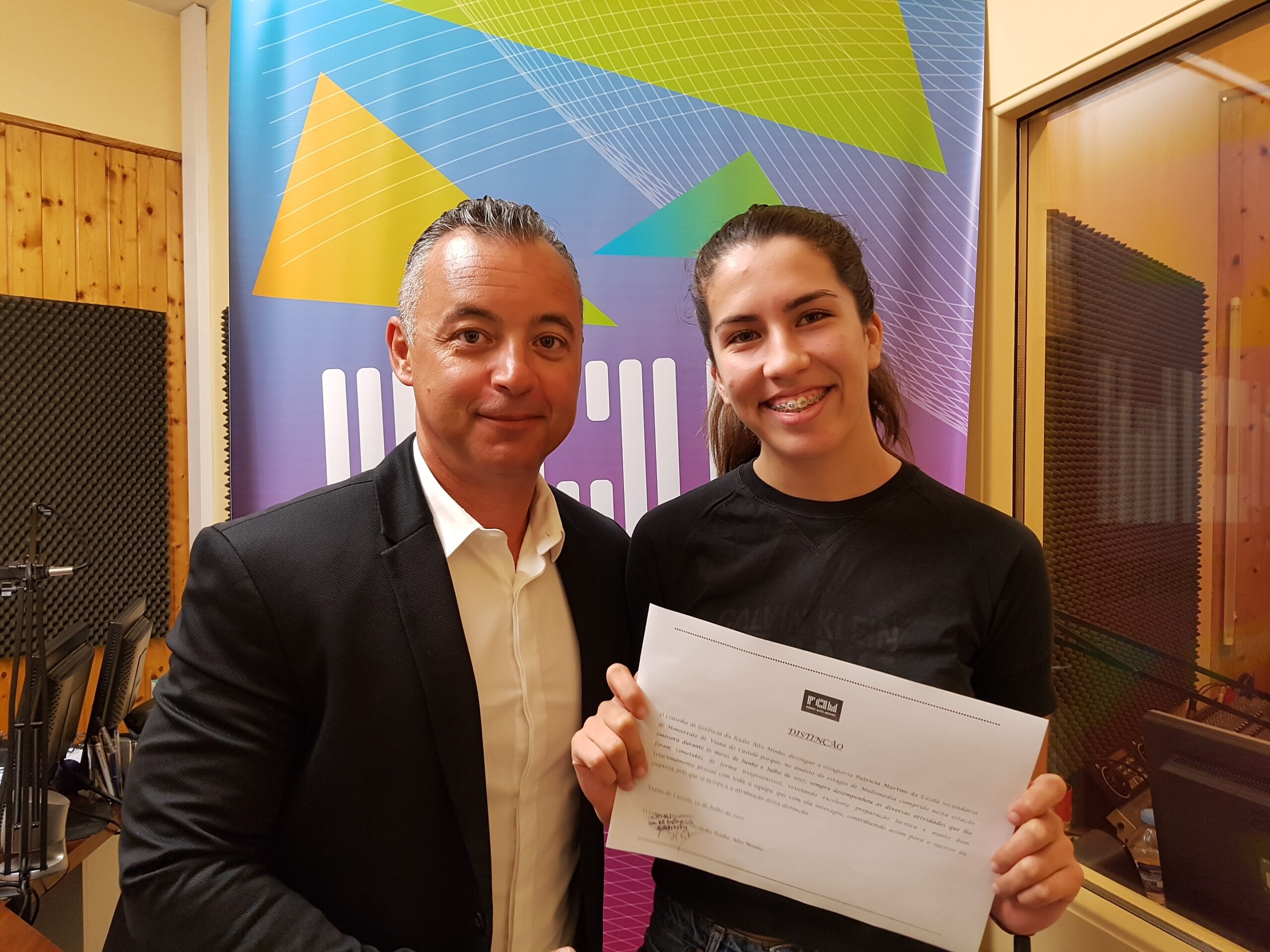 Finalista de Multimédia distinguida em estágio na Rádio Alto Minho