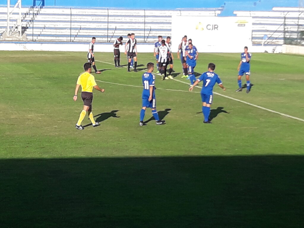 SC Vianense vence Varzim SC em jogo de apresentação da equipa sénior