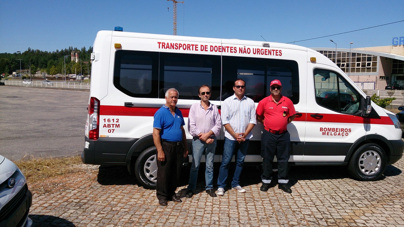 Bombeiros Voluntários de Melgaço têm nova ambulância