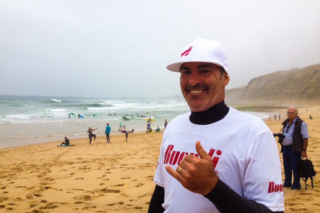 Garrett McNamara na Praia do Cabedelo para aulas gratuitas de surf