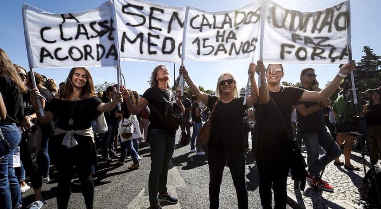 Enfermeiros da ULSAM fazem vigília à porta do hospital de Viana