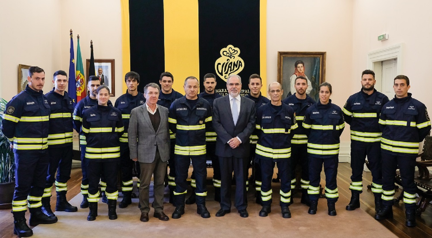 Doze novos recrutas começaram hoje formação nos bombeiros municipais de Viana