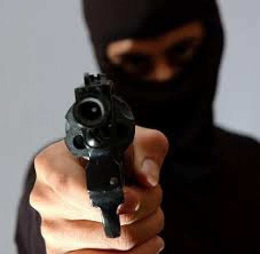 PJ e GNR procuram assaltante de bomba de gasolina em Lanheses