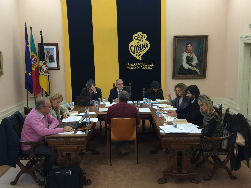 Redução em 18% do IMI para famílias com filhos analisada e votada na Câmara de Viana