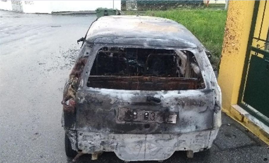 Carro de presidente de junta de Vila Praia de Âncora arde à porta de casa