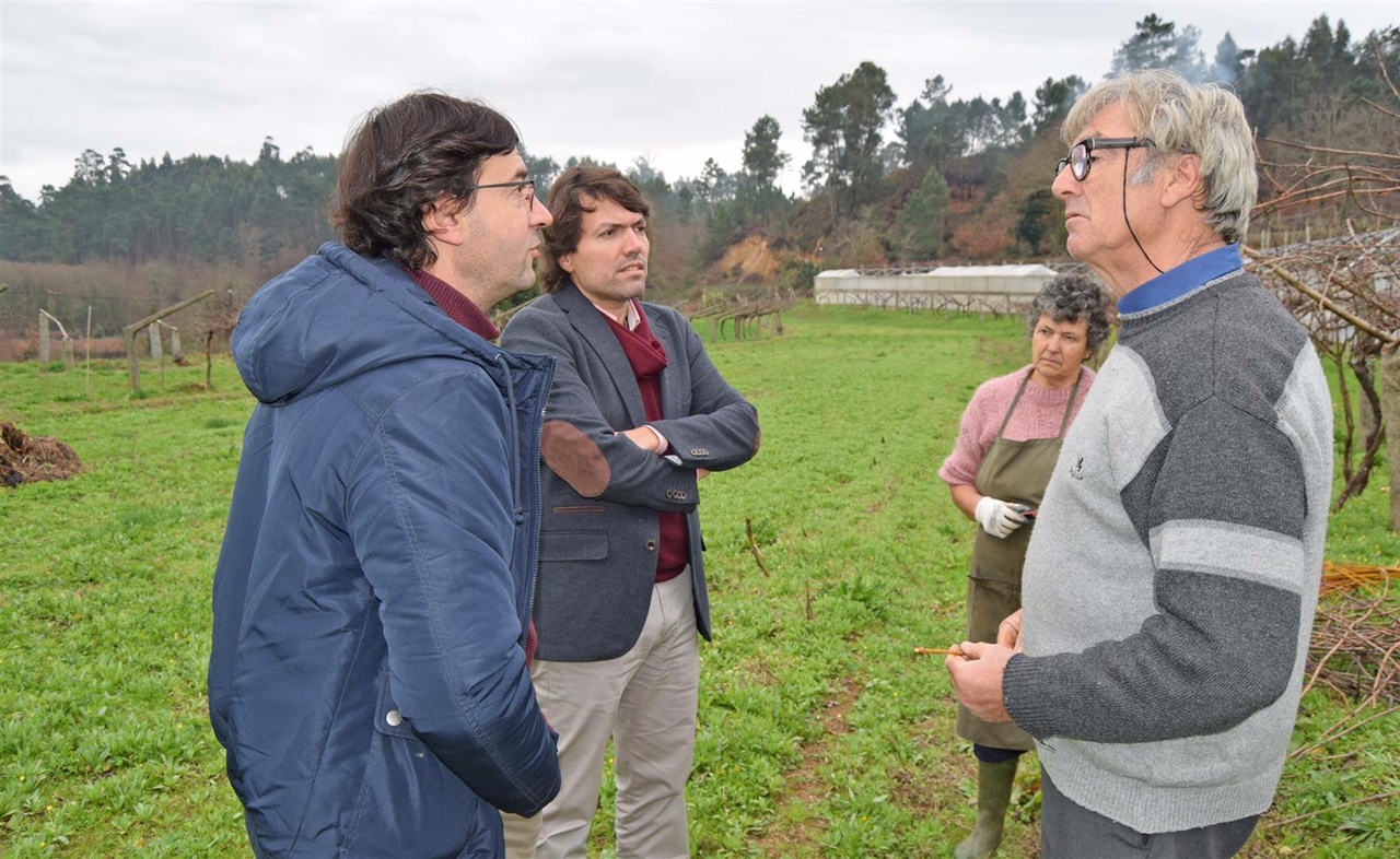 Executivo de Monção vai para o terreno sensibilizar população para defesa da floresta