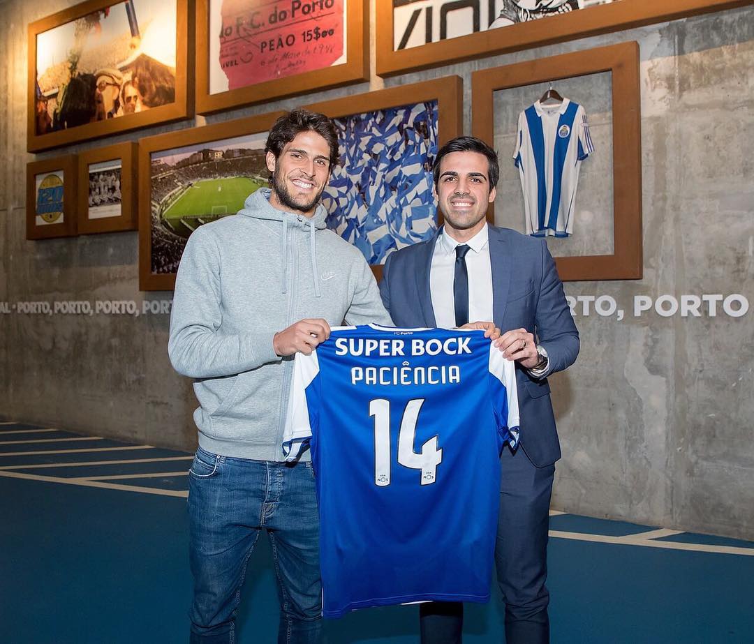 Empresário vianense Simão Coutinho ajuda Gonçalo Paciência a voltar ao Futebol Clube do Porto
