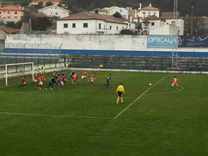 Futebol: Neves FC vence SC Vianense que perde a liderança do distrital da 1ª divisão