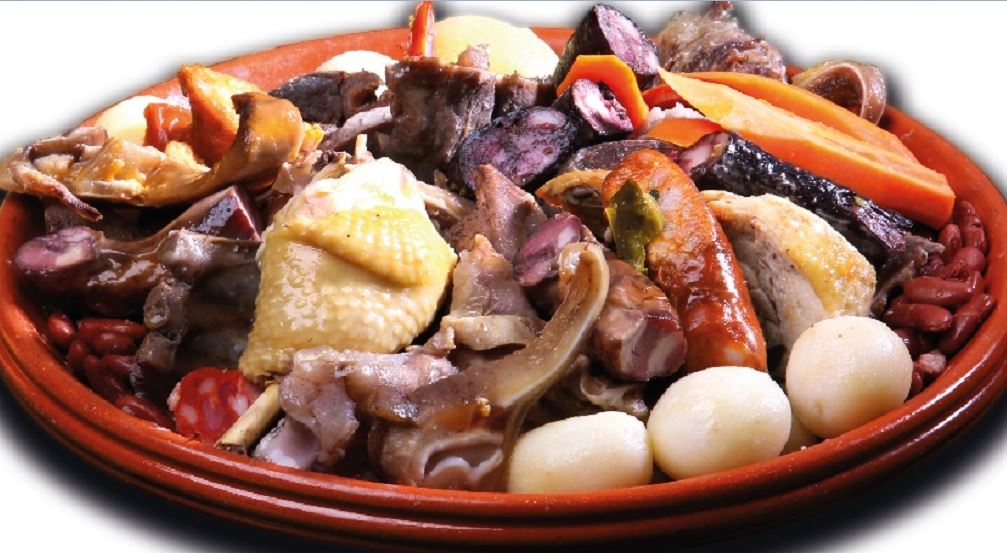Cozido à moda dos Arcos à mesa de 11 restaurantes no fim de semana