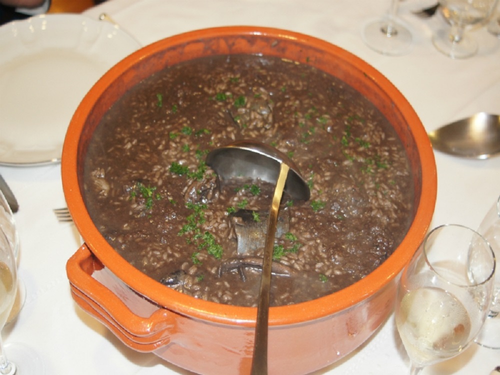 Lampreia servida em 28 restaurantes de Valença