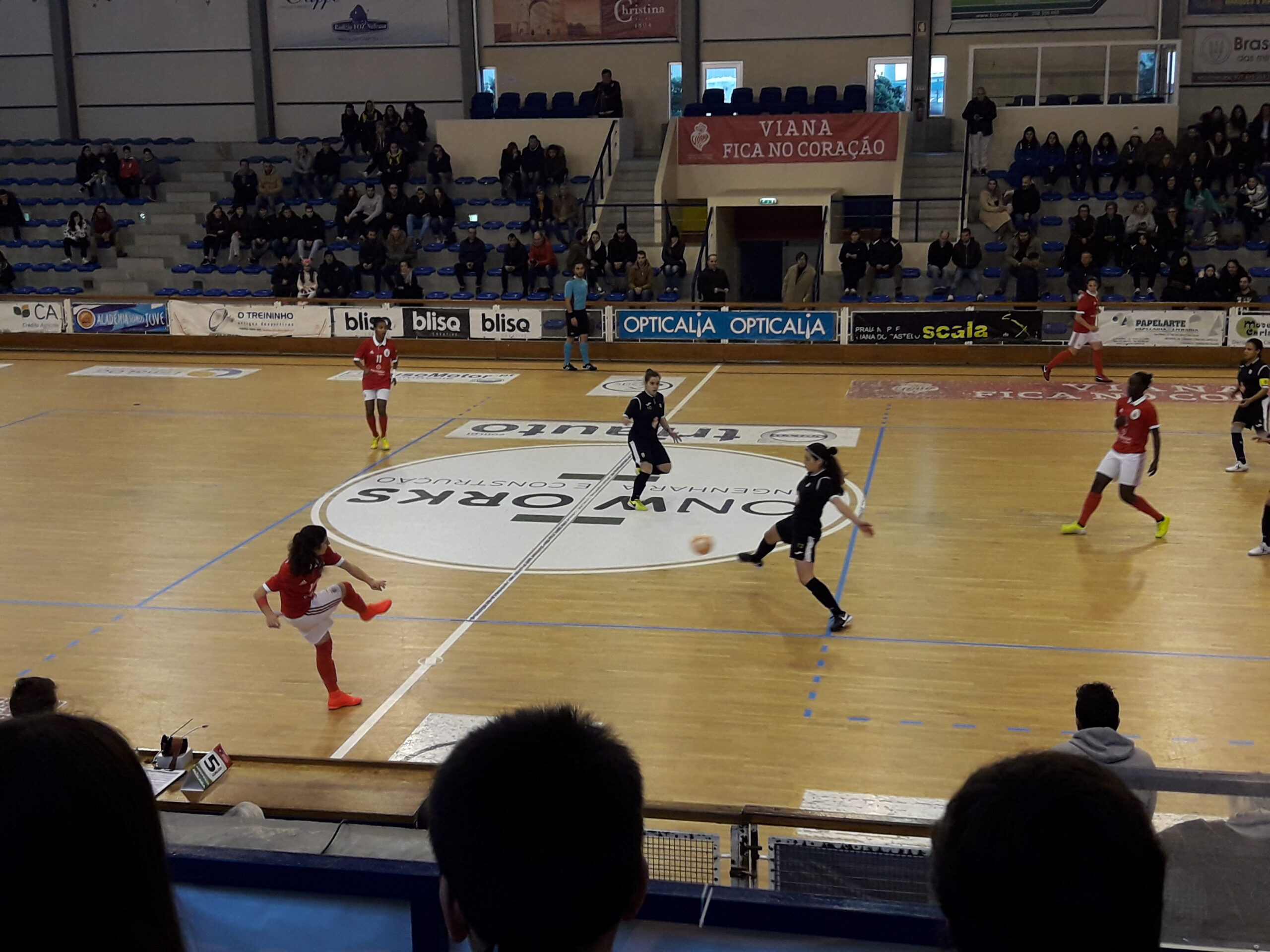 Santa Luzia FC sofre derrota pesada frente ao SL Benfica no inicio da fase de apuramento de campeão de futsal feminino