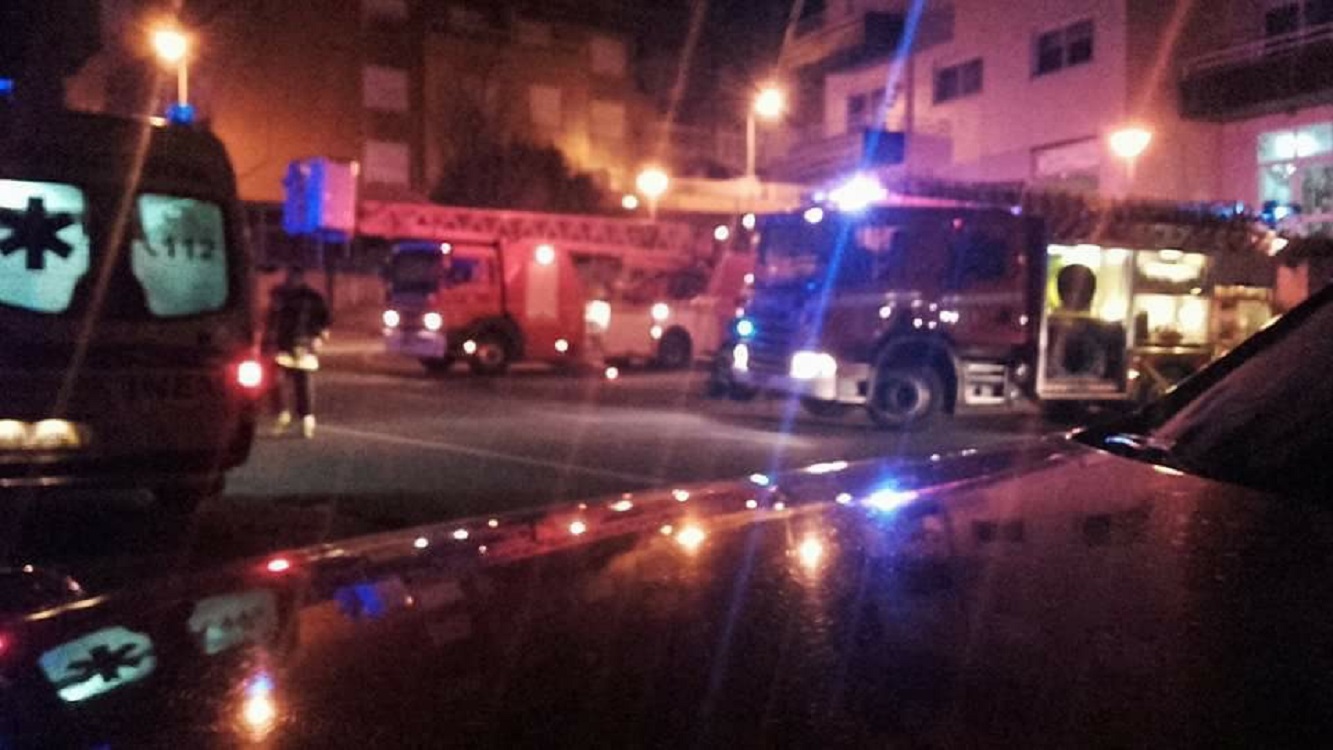 Incêndio num sotão de prédio em Ponte de Lima obrigou a evacuação de 19 moradores