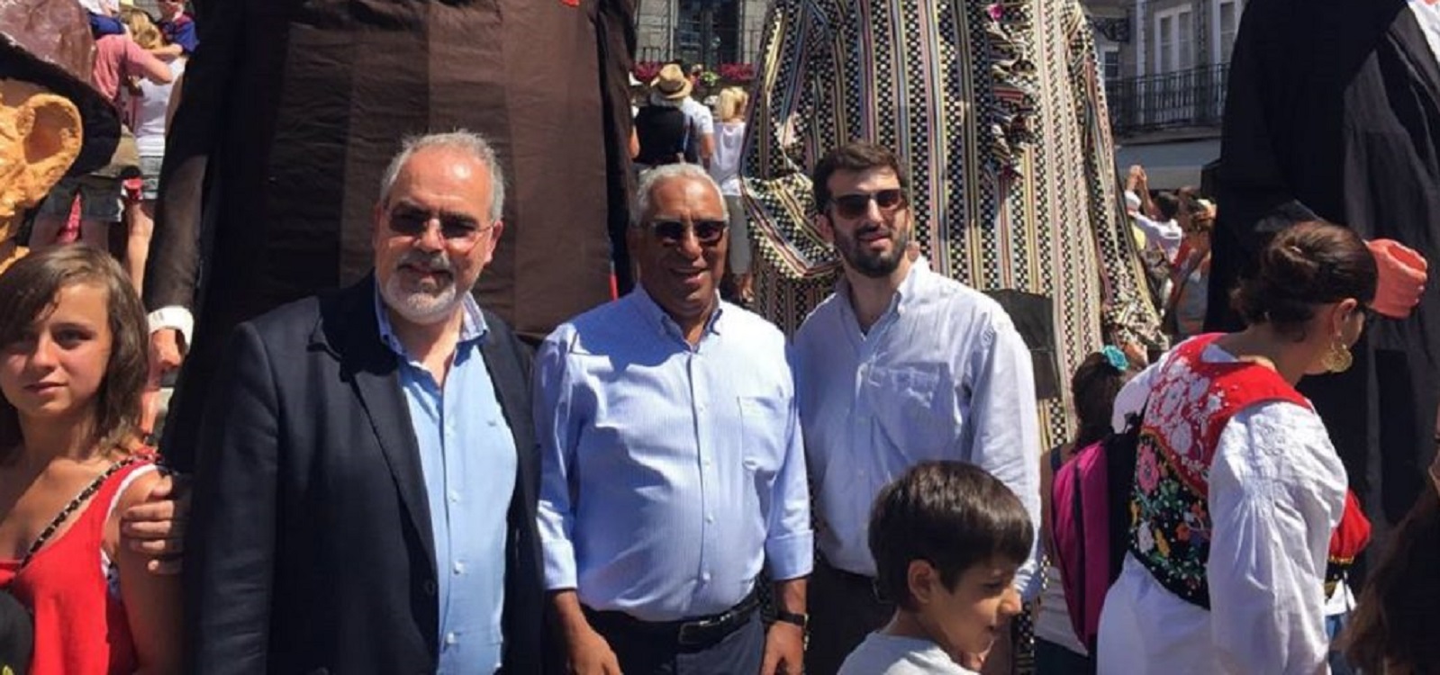 Primeiro-ministro visita o liceu de Viana em roteiro de Inovação