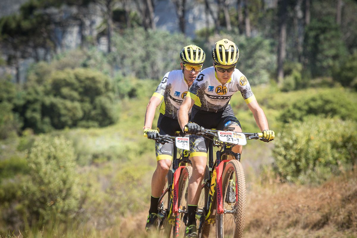 BTT: Equipa de Luís Leão Pinto sobe ao Top 5 na geral no Cape Epic 2018