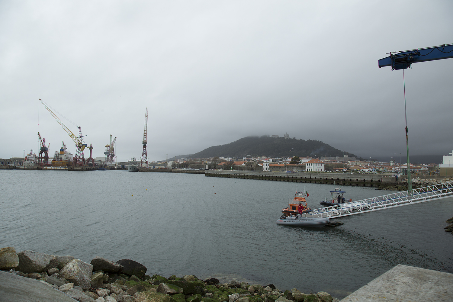 Pescador de 51 anos ferido numa mão em acidente de trabalho a bordo do “Mestre Adriano”