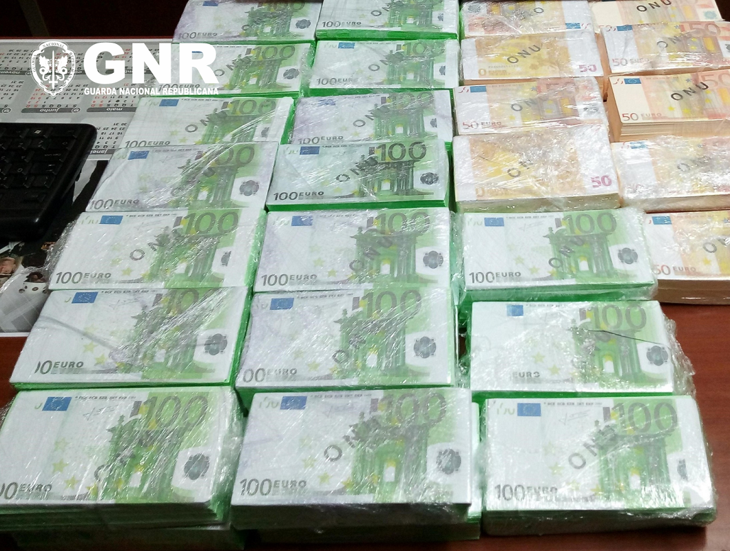 Três homens apanhados pela GNR por tentativa de burla com notas falsas em Ponte de Lima