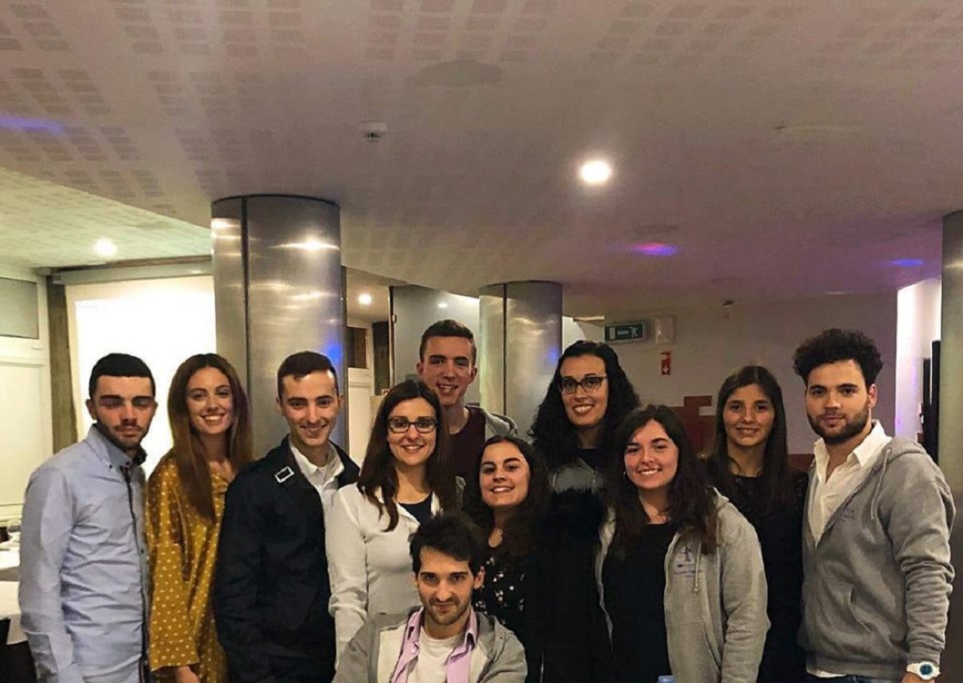 Jovens de paróquia de Darque pedem audiência a bispo de Viana para exigir afastamento de padre
