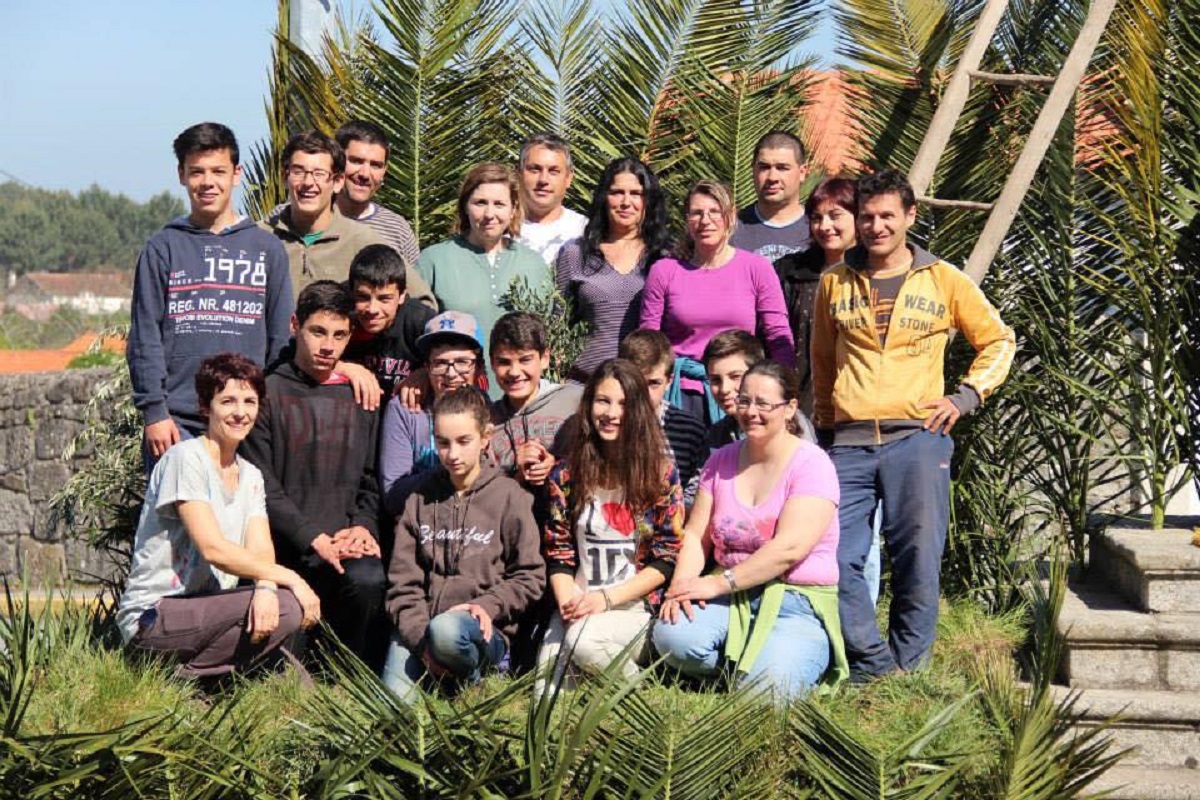 Jovens de Alvarães mantêm viva tradição pascal da via-sacra