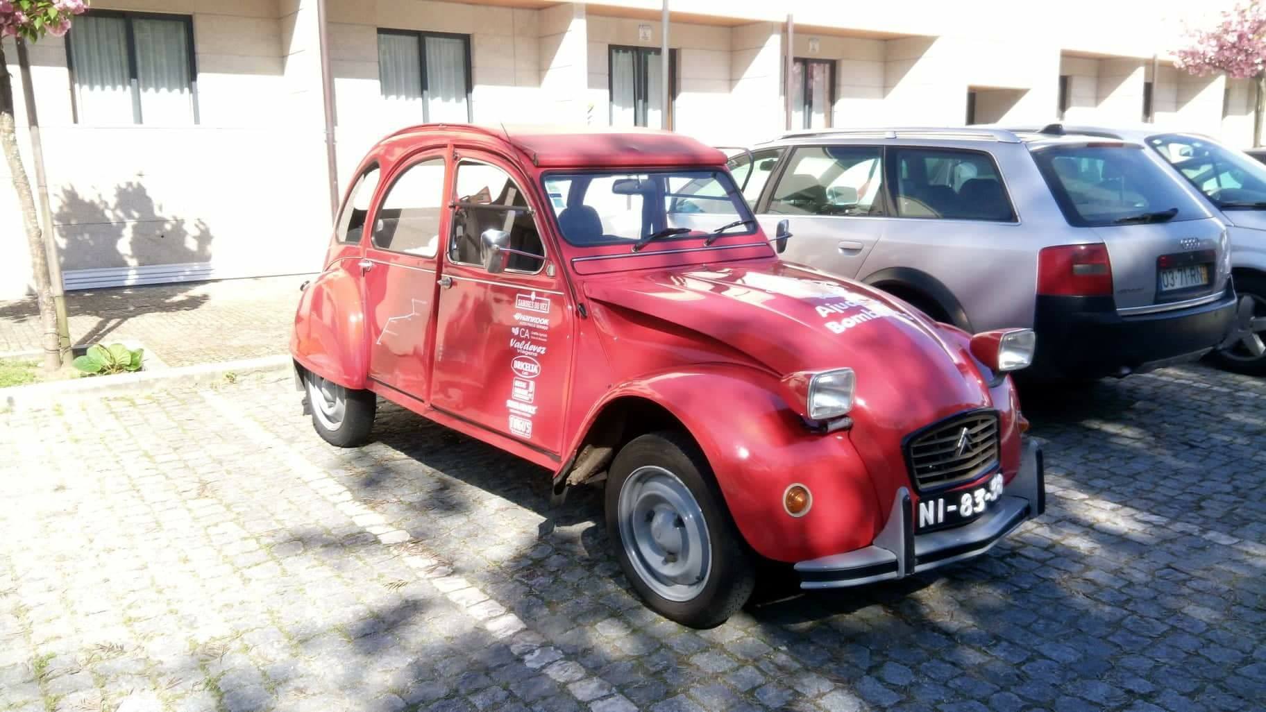 Apoio a bombeiros leva casal de Arcos de Valdevez a percorrer 738 quilómetros num Citroën 2 cavalos