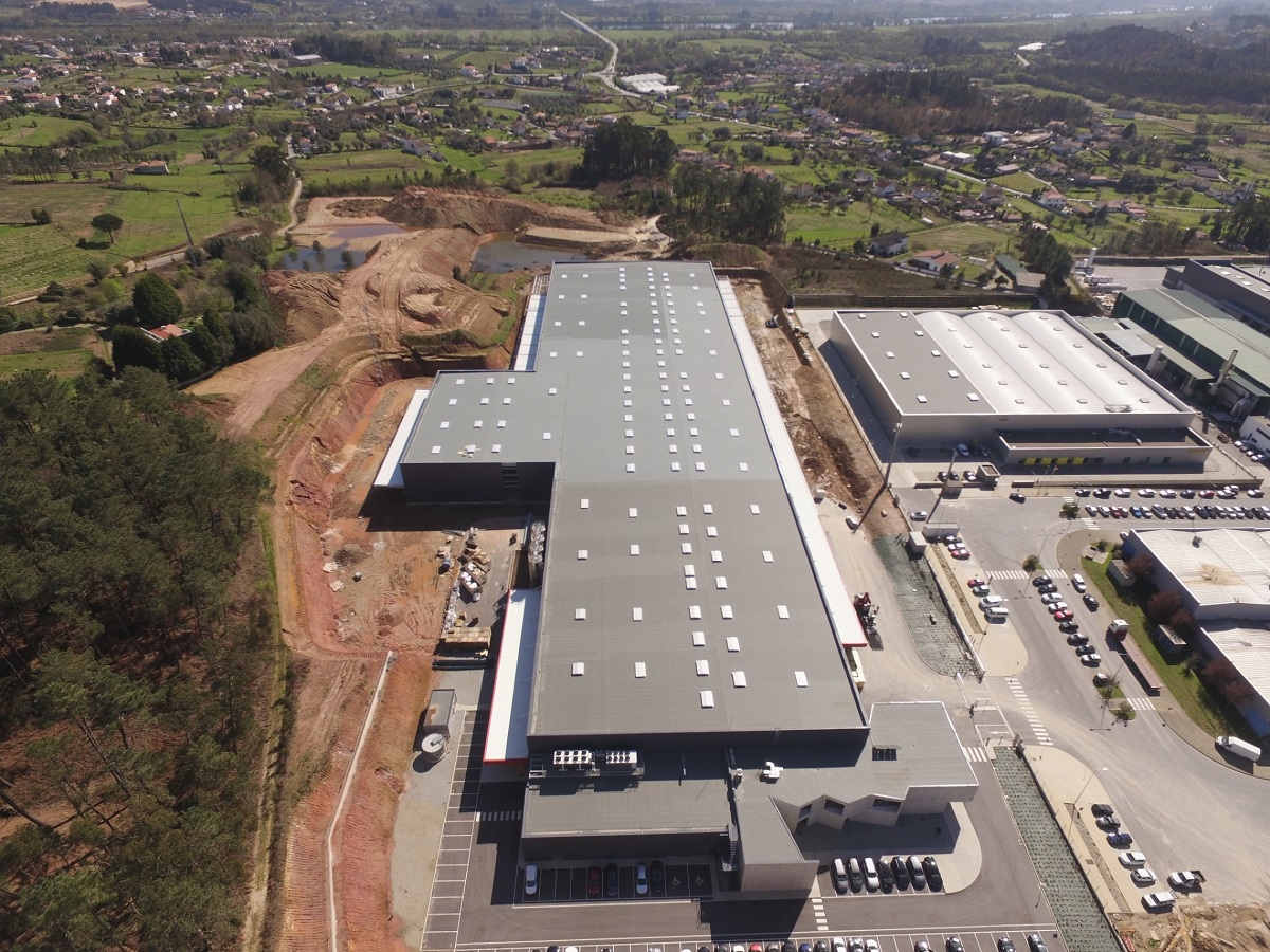 Ampliação de fábrica da Eurostyle em Viana pronta em abril com mais 250 empregos
