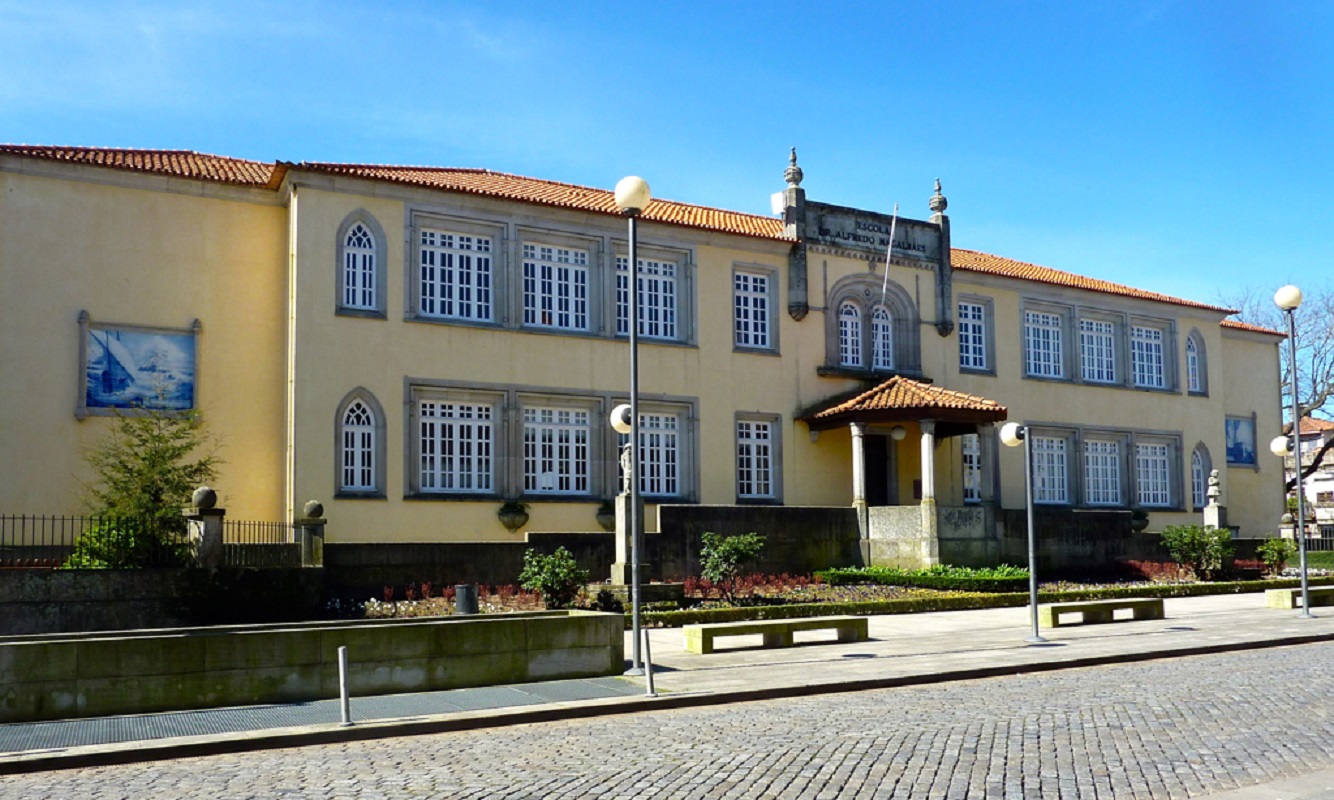 Alunos da escola da Avenida homenageiam maestro José Pedro em marchas populares