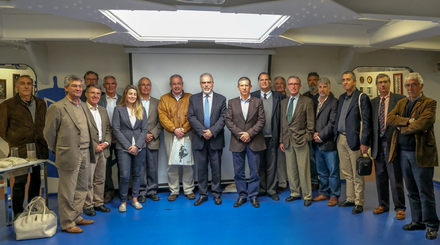 Viana acolheu atletas de elite em visita dedicada aos Centros Náuticos