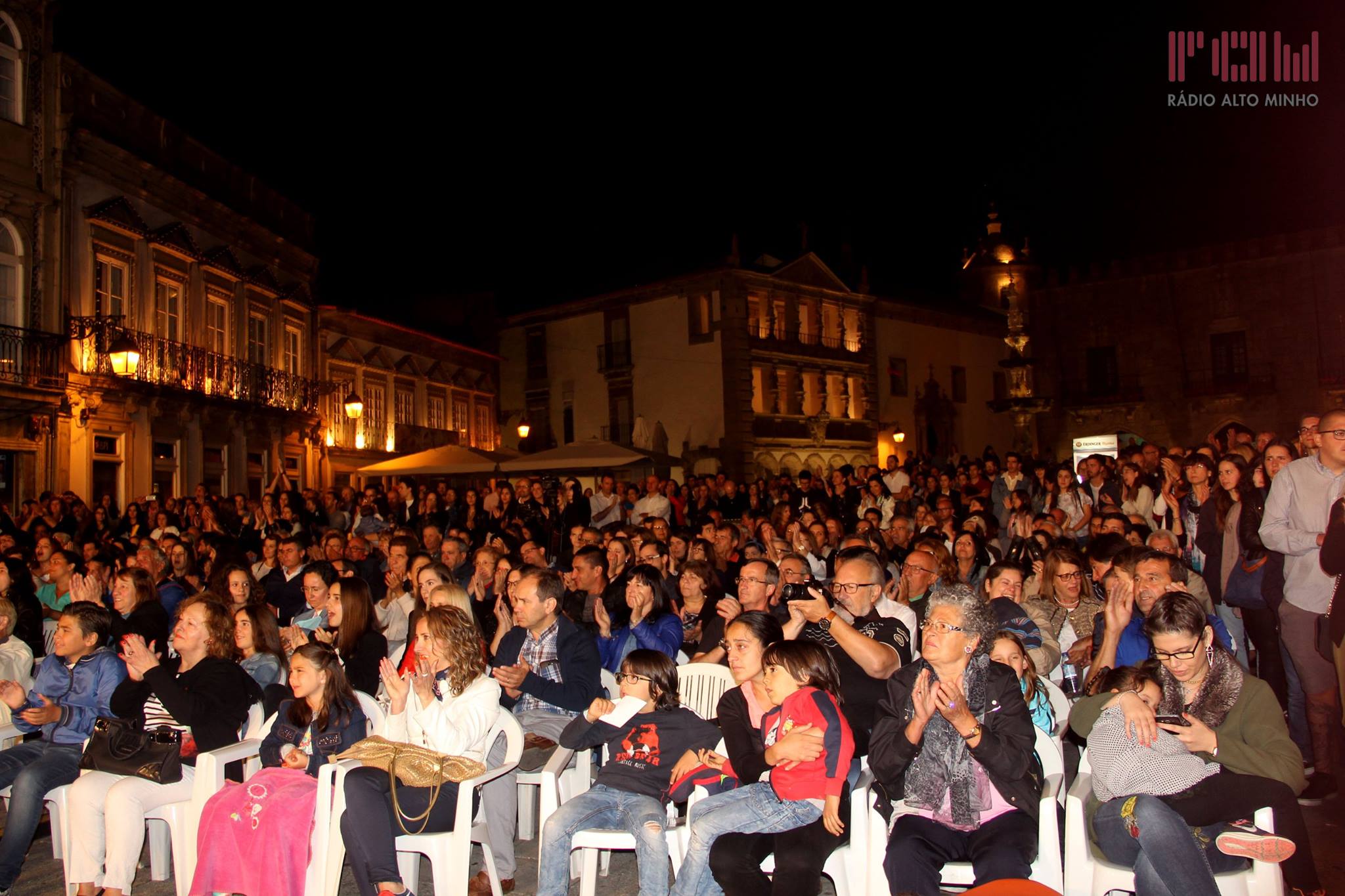 Terceira edição do “Vozes de Viana” realiza-se este sábado na Praça da República