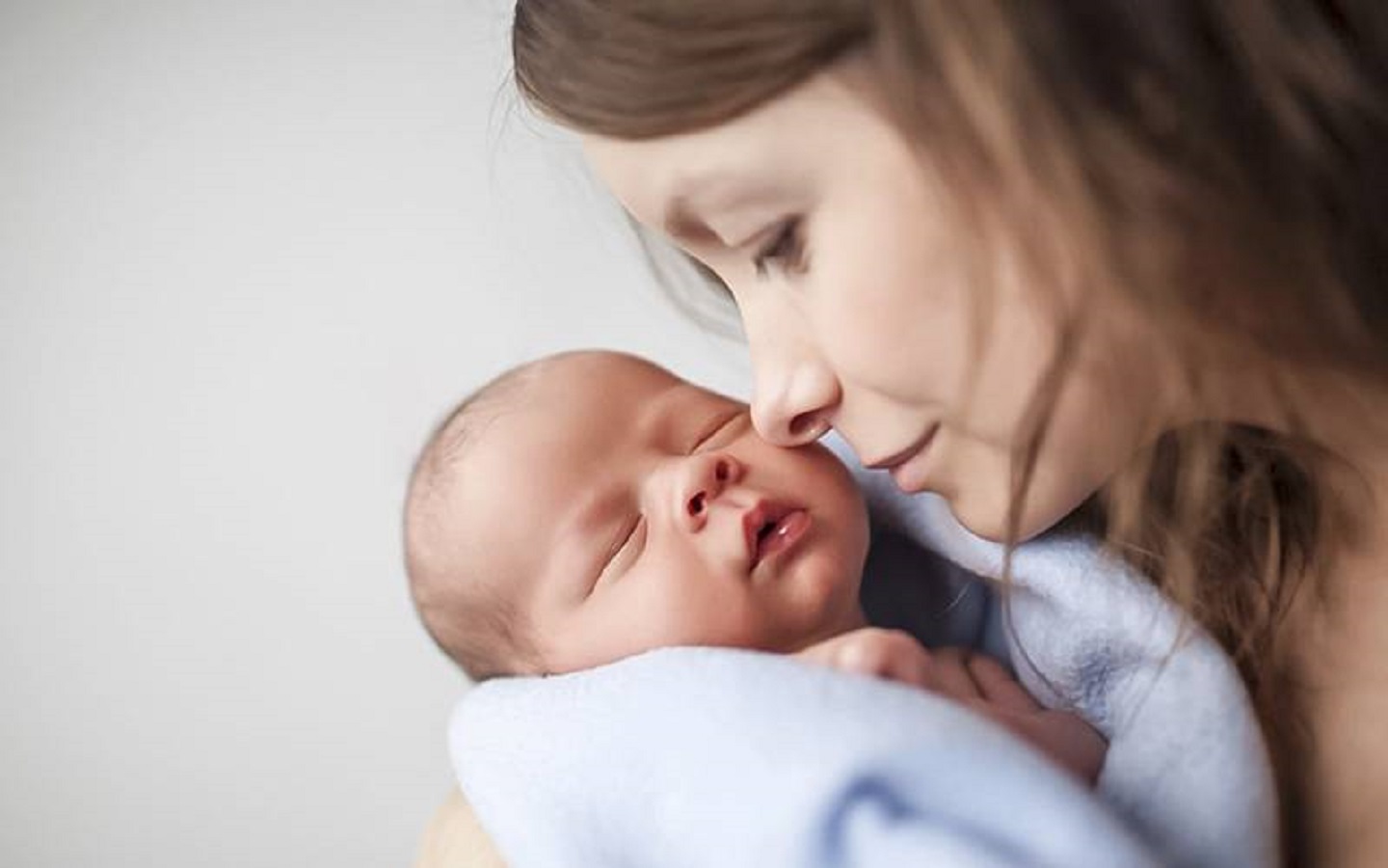 Monção e Melgaço recebem sessões do “Mamãs sem Dúvidas” que ajudam bebés a dormir
