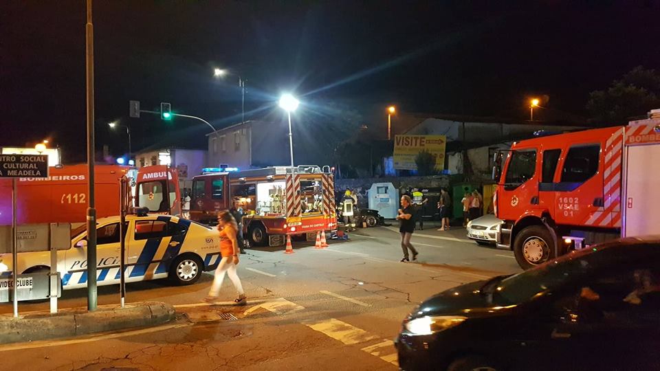 Colisão aparatosa na Meadela faz quatro feridos, um deles em estado grave