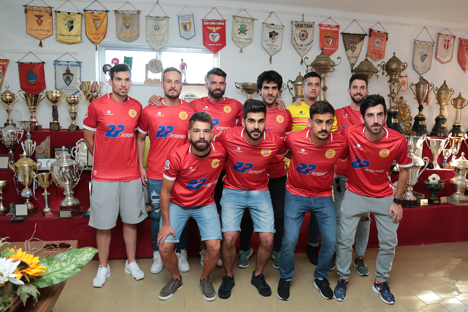 Neves Futebol Clube reforça-se com 12 jogadores e quer ficar “entre os primeiros”