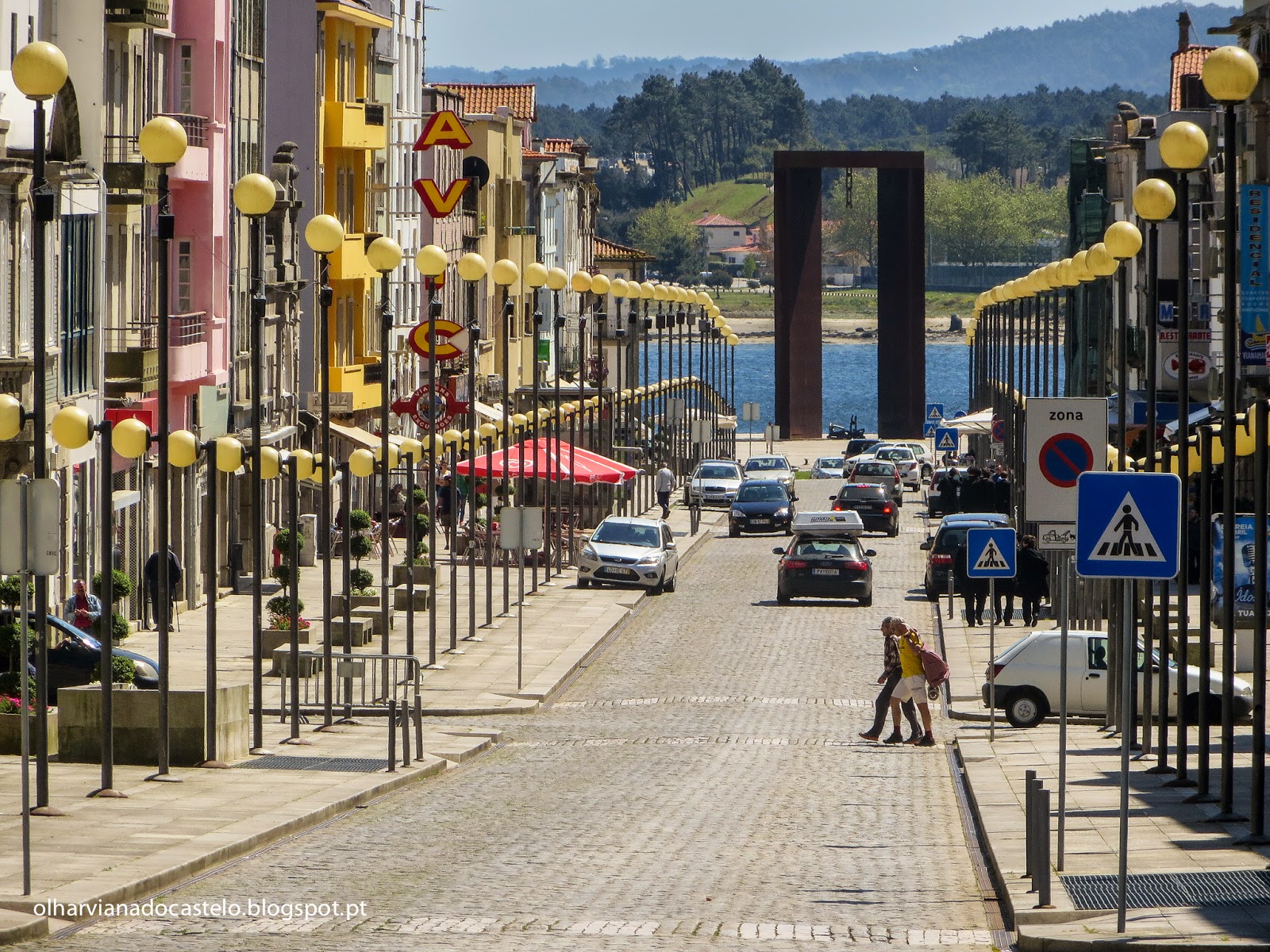 Reparação de lajedo na avenida condiciona trânsito no