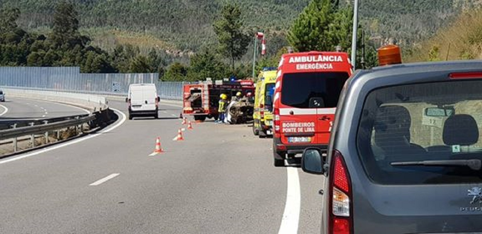 Estorãos :Jovem de 17 anos morre e outro fica gravemente ferido em despiste na A27