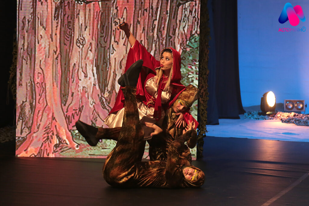 A magia do Natal voltou ao Braga Retail Center com o musical “Branca de Neve e os 40 Ladrões”