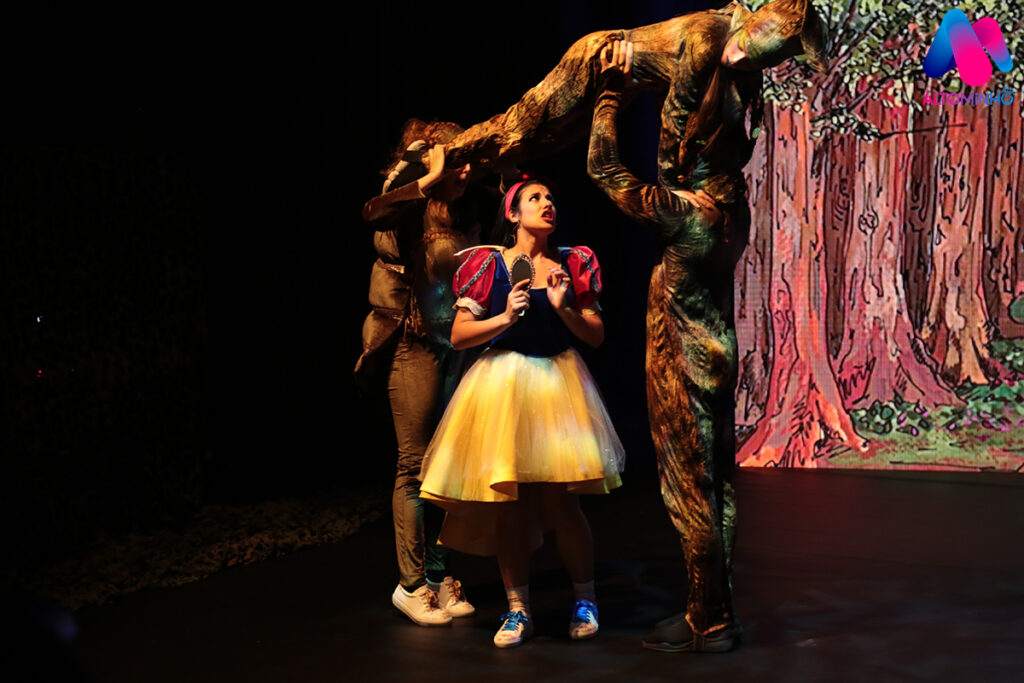 A magia do Natal voltou ao Braga Retail Center com o musical “Branca de Neve e os 40 Ladrões”