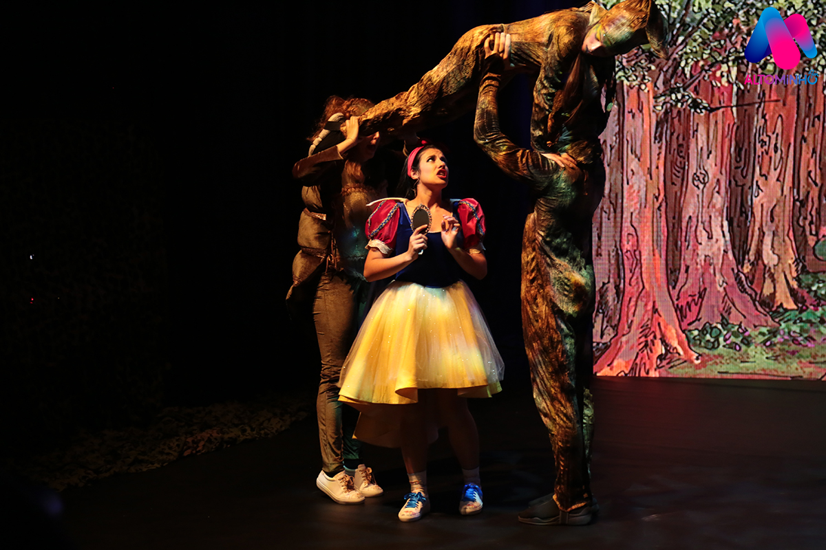 A magia do Natal voltou ao Braga Retail Center com o musical “Branca de Neve e os 40 Ladrões”