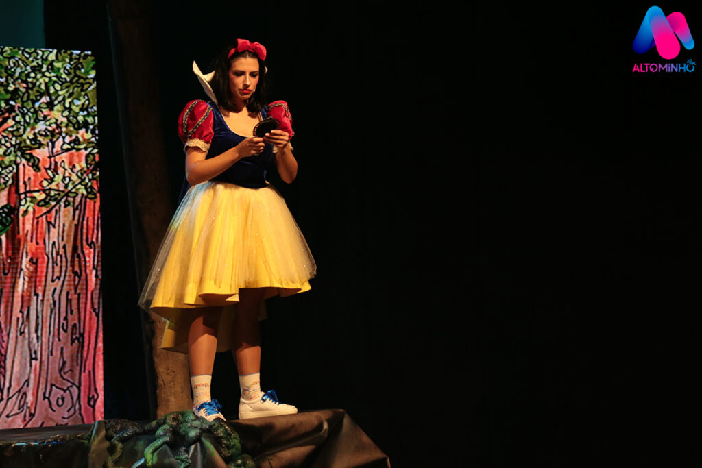 A magia do Natal voltou ao Braga Retail Center com o musical “Branca de Neve e os 40 Ladrões”