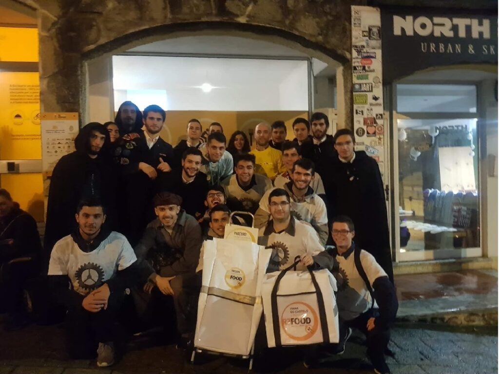 Alunos do Politécnico de Viana assinalam Dia Internacional do Voluntariado com apoio à Re-Food