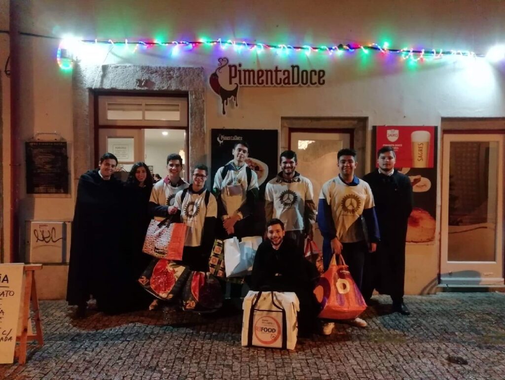 Alunos do Politécnico de Viana assinalam Dia Internacional do Voluntariado com apoio à Re-Food