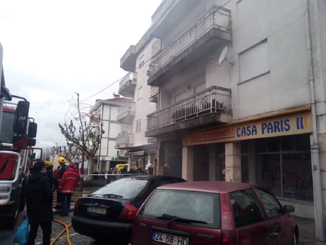 Incêndio em garagem de Melgaço destrói “mais de uma viatura”