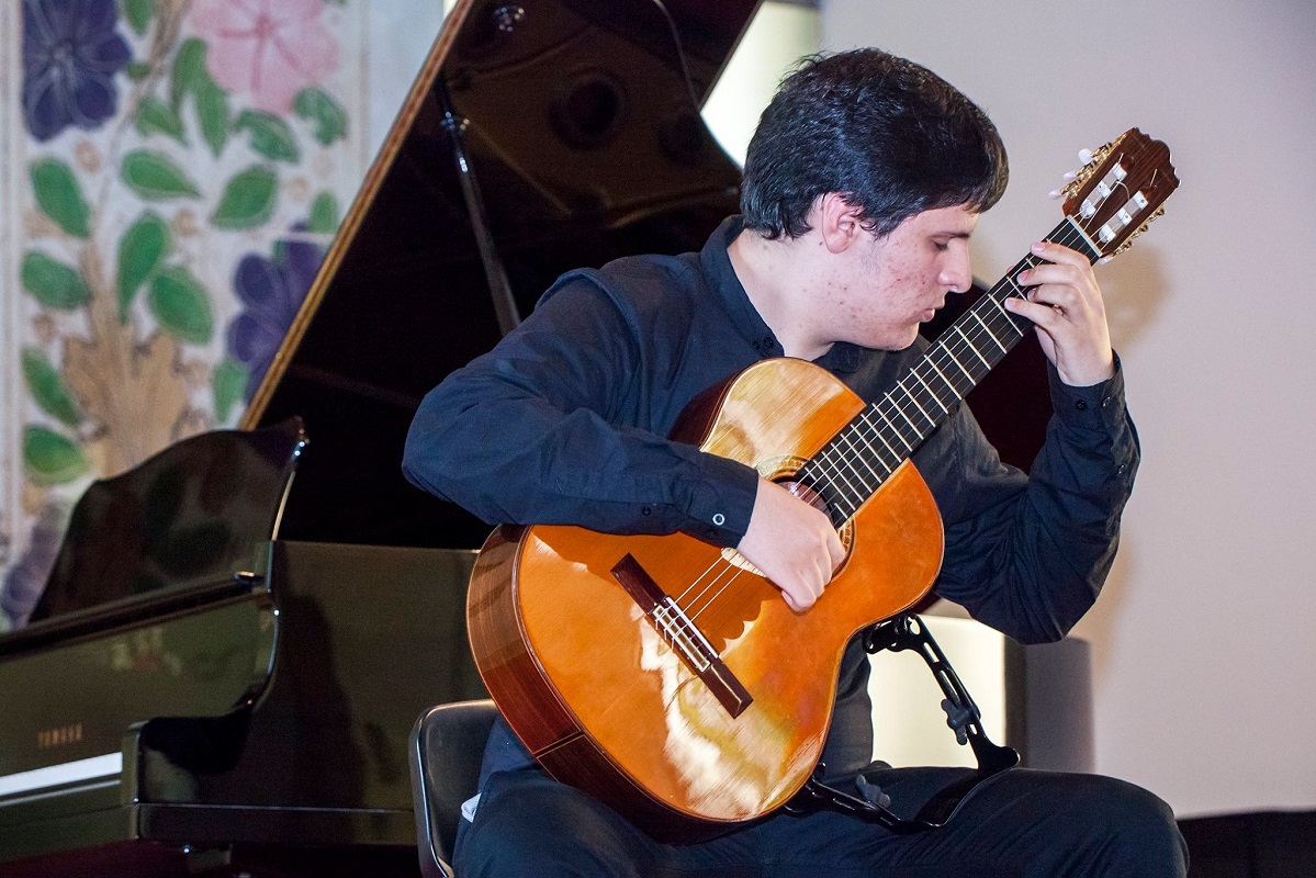 Jovem guitarrista de Barroselas entrou em três das melhores universidades de música do mundo