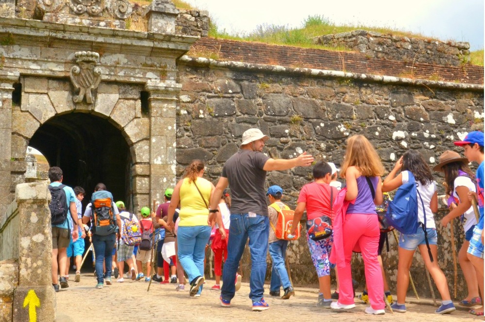 Mais de 81 mil peregrinos cruzaram o rio Minho de Valença a Tui a caminho de Santiago