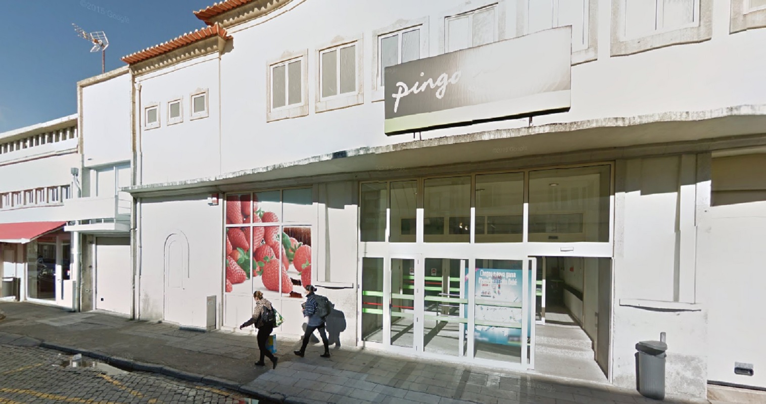 Trabalhadores do Pingo Doce de  Viana concentram-se para exigir aumentos salariais