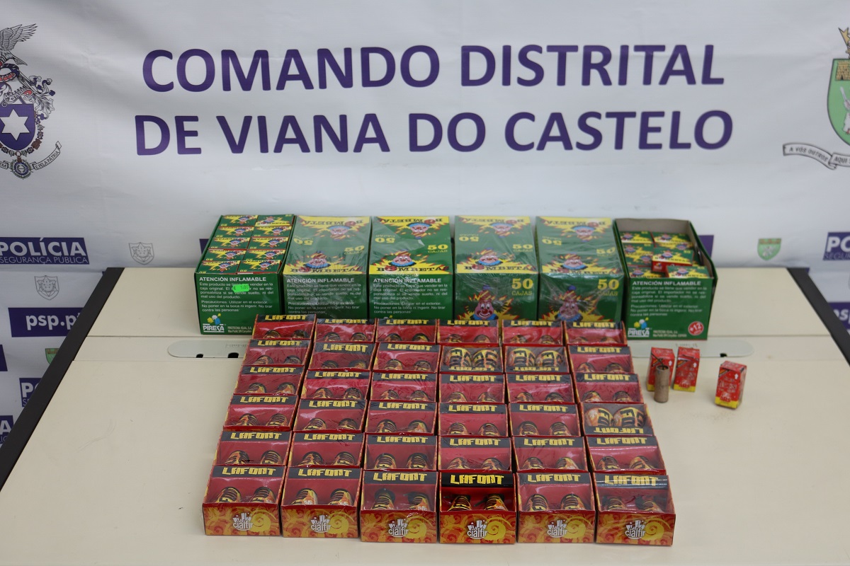 PSP de Viana apreende 15 mil artigos pirotécnicos em duas lojas