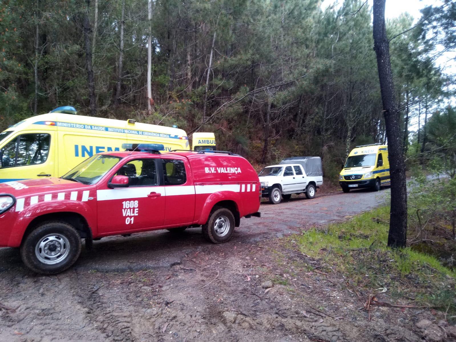 Homem cai de trator e fica em estado grave durante abate de árvores em Valença