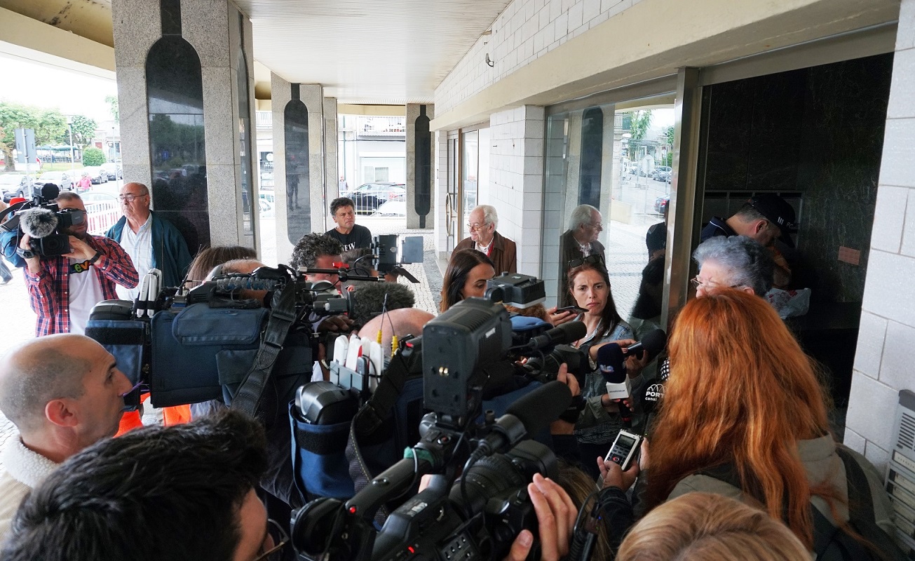 Moradores voltam a sair do Coutinho depois de oito dias de “sequestro”