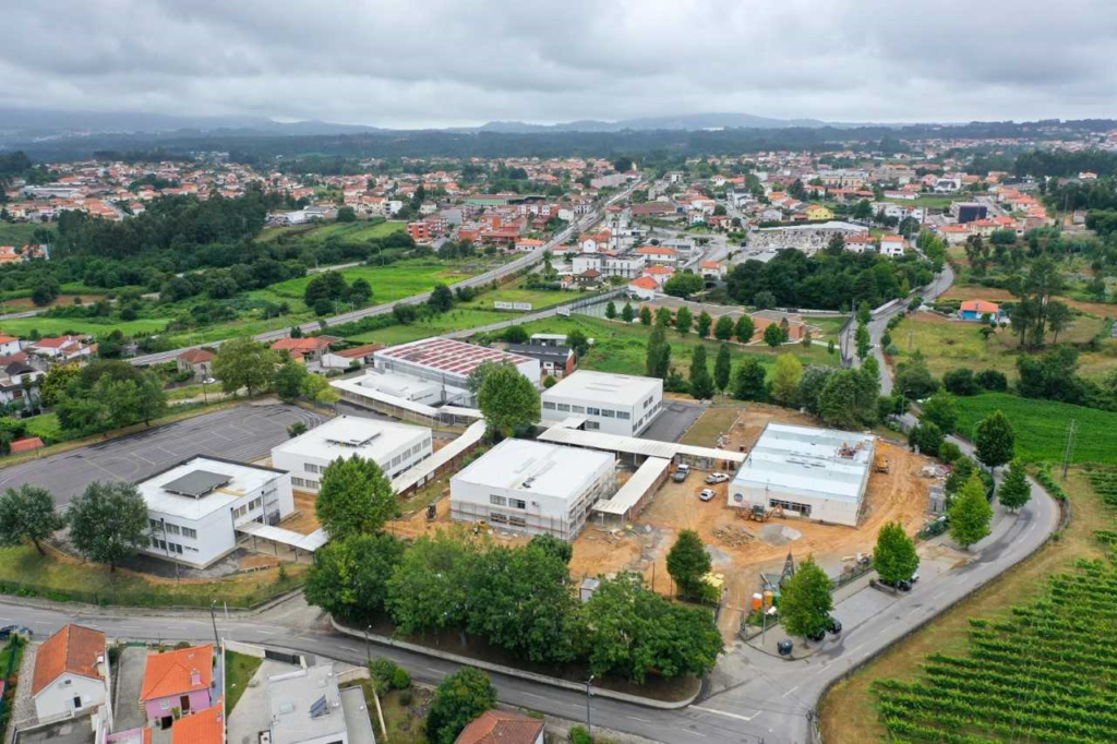 Requalificação de três pavilhões desportivos de Viana concluída em setembro e outubro
