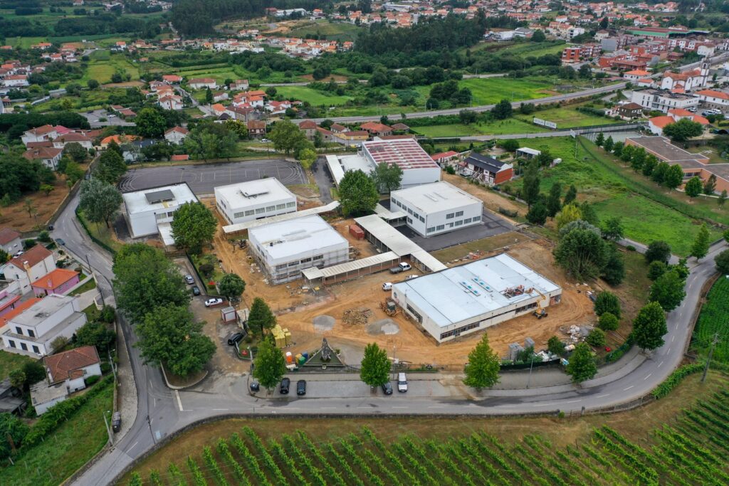 Requalificação de três pavilhões desportivos de Viana concluída em setembro e outubro